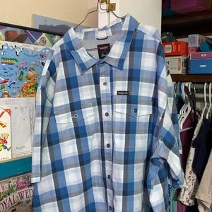 Wrangler mens button up short sleeve shirt